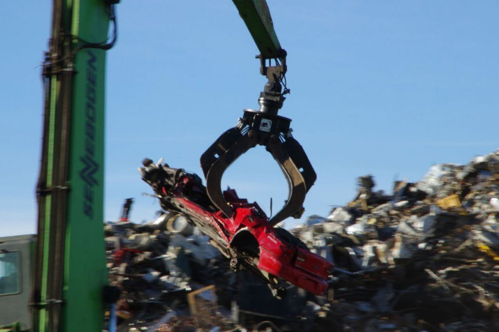 Revolutionizing Automotive Recycling: The Integral Role of Orange Peel Grapples